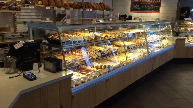 Breka Bakery & Cafe (Bute)